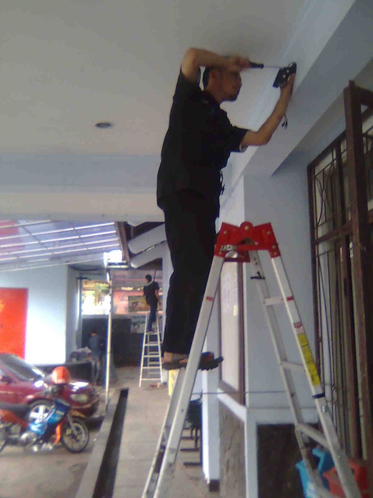 Pemasangan CCTV pada Hotel Grand Sofia Depan Station Bandung